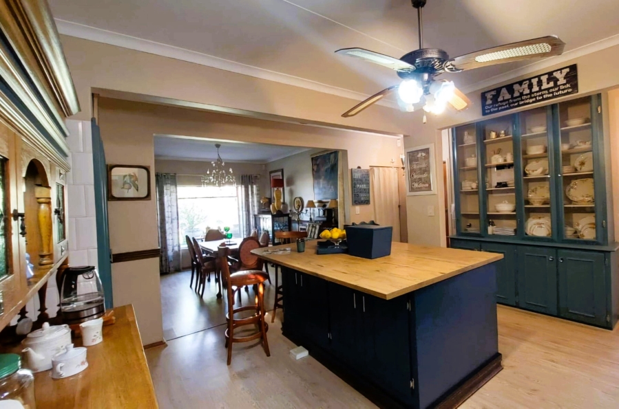 5 Bedroom Property for Sale in Doringkruin North West